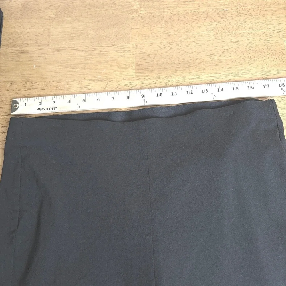 Chico's Black Stretch Straight Leg Capris Elastic Waist Chicos Size 2 US Size 12
